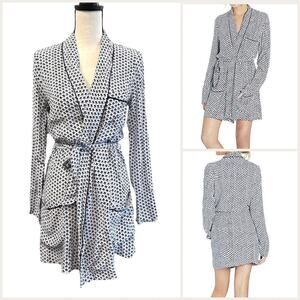 Tigerlily NWT Mini White Navy Long Sleeve Collared Wrap Dress Robe sizes 2 & 6
